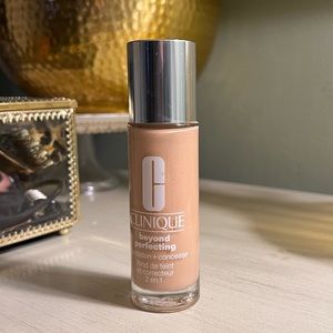 Clinique Beyond Perfecting Foundation